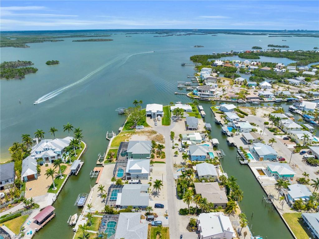 5585 Avenida Pescadora