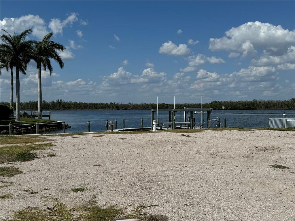 5585 Avenida Pescadora