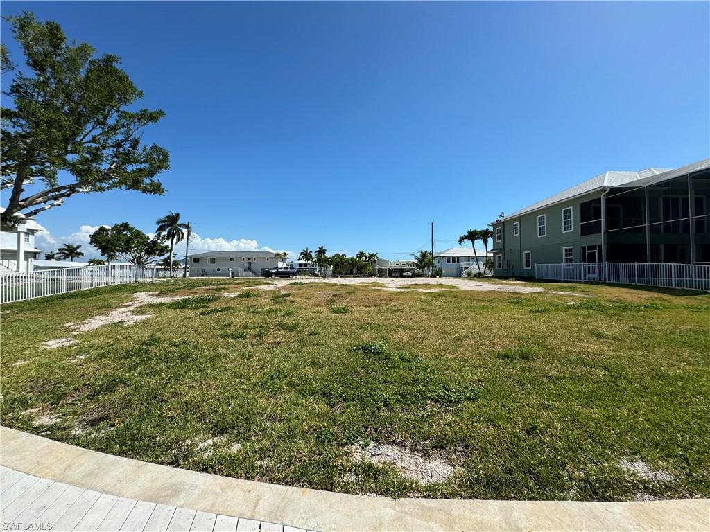 5585 Avenida Pescadora