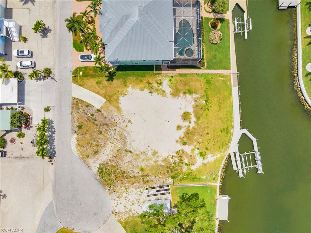 5585 Avenida Pescadora