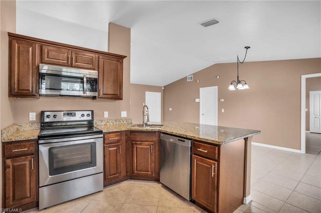 415 Candlewick CIR S