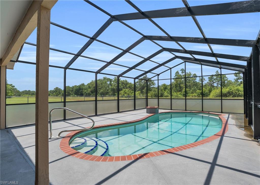 415 Candlewick CIR S