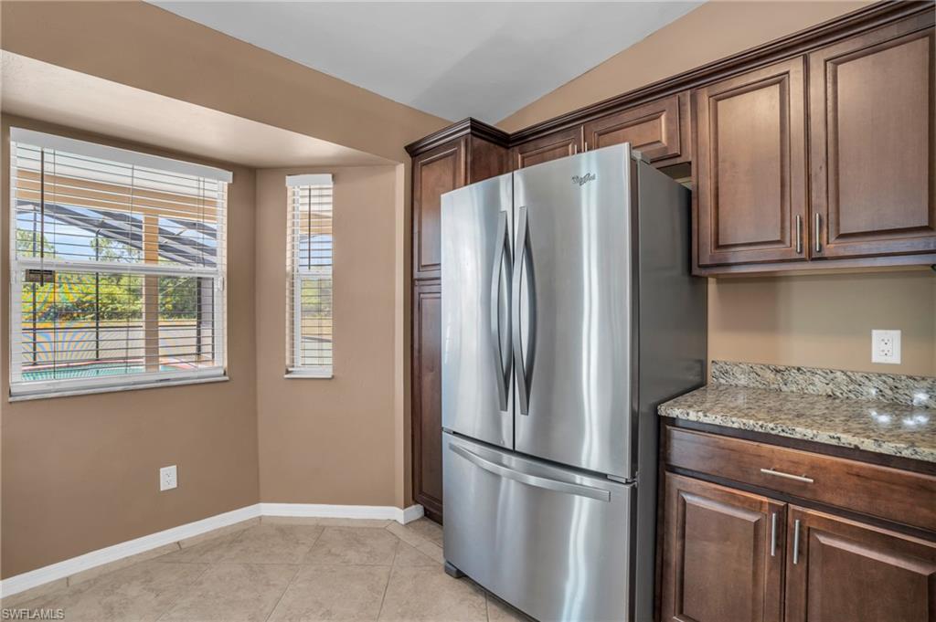 415 Candlewick CIR S