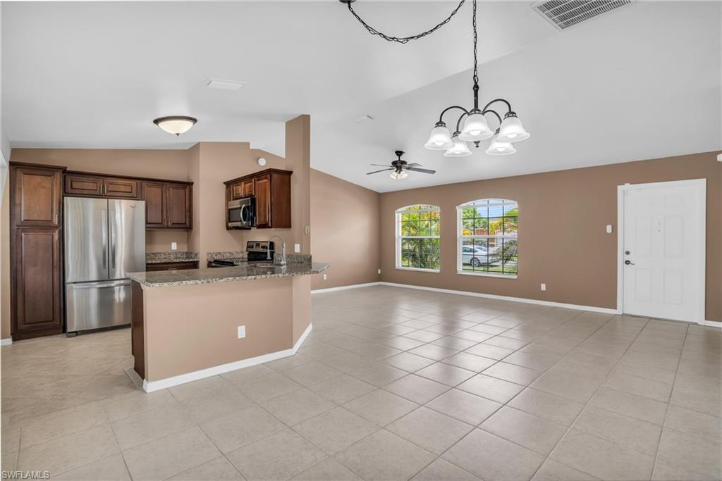 415 Candlewick CIR S