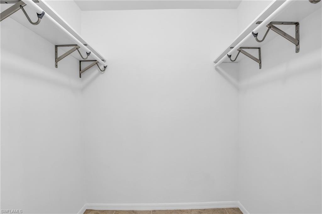 415 Candlewick CIR S