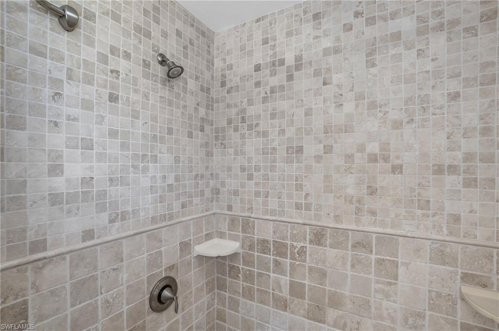 415 Candlewick CIR S