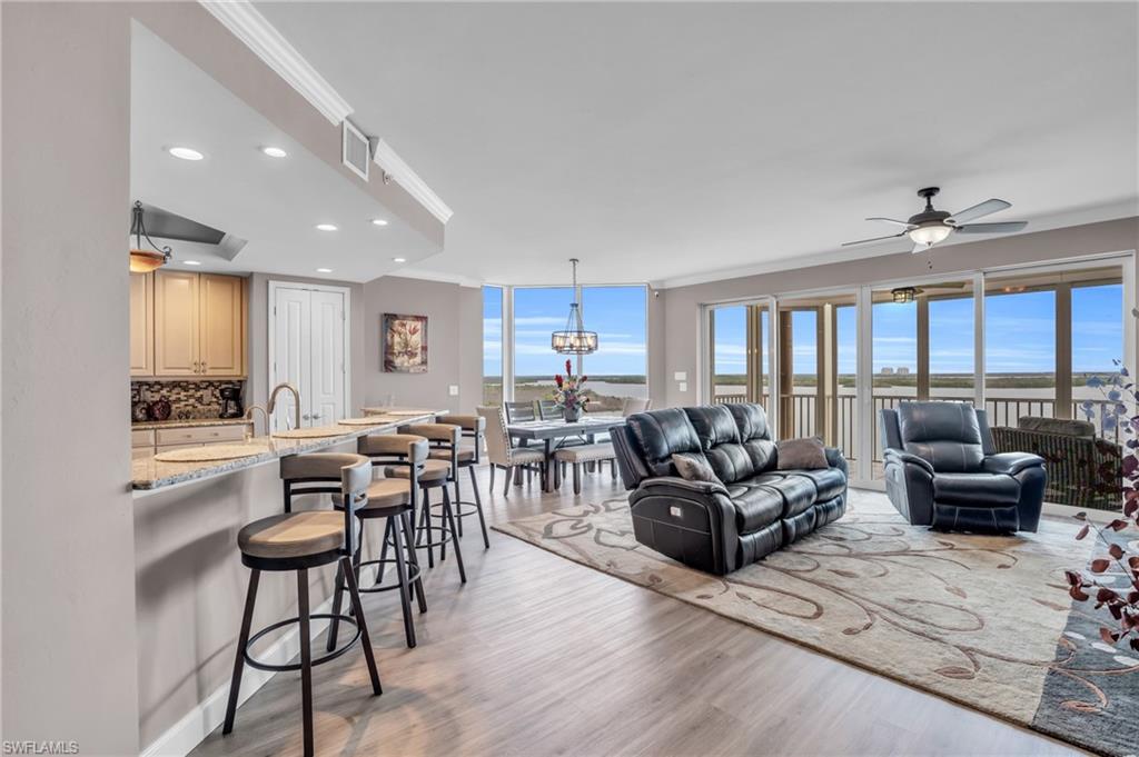 4137 Bay Beach LN # 573