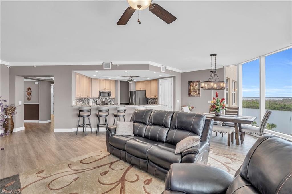 4137 Bay Beach LN # 573