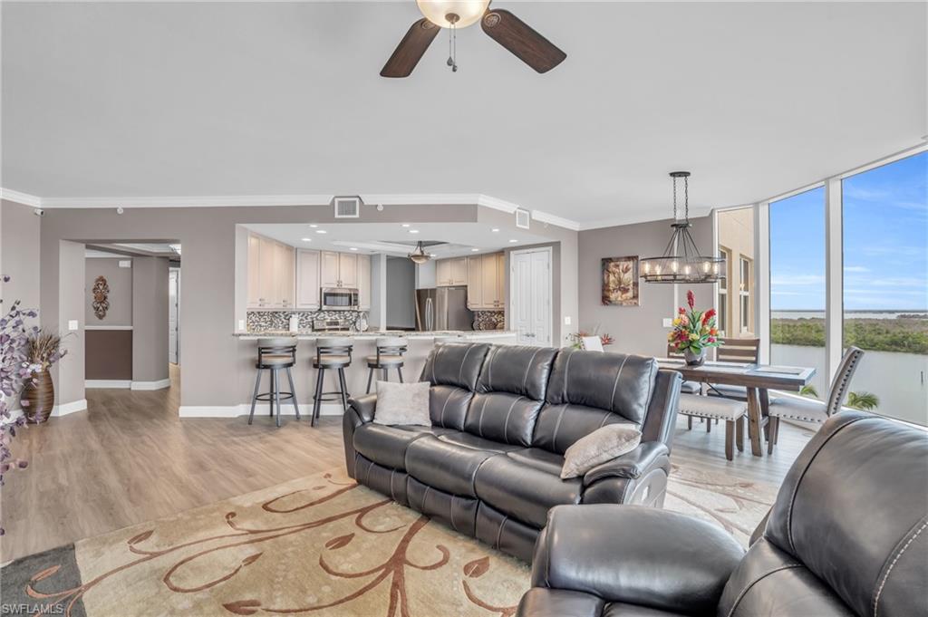 4137 Bay Beach LN # 573