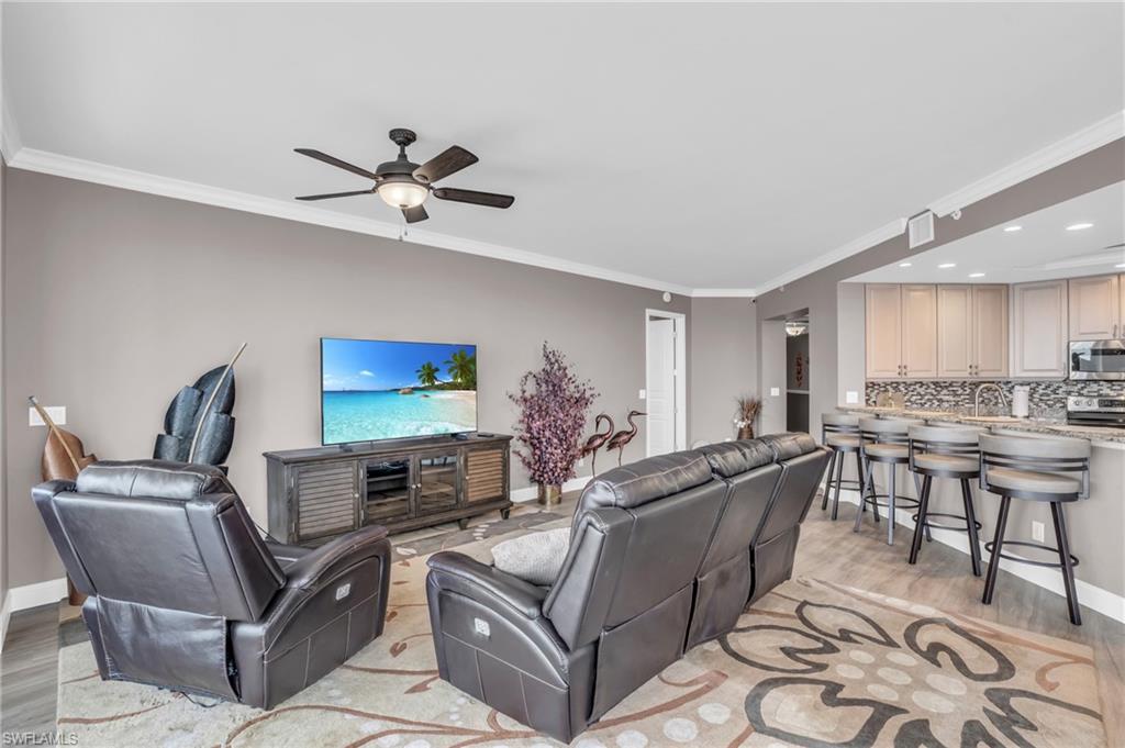 4137 Bay Beach LN # 573