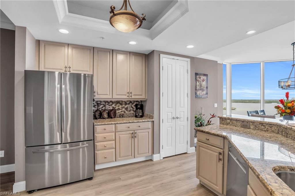 4137 Bay Beach LN # 573