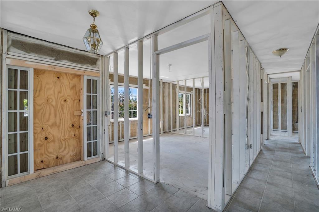 453 Washington CT