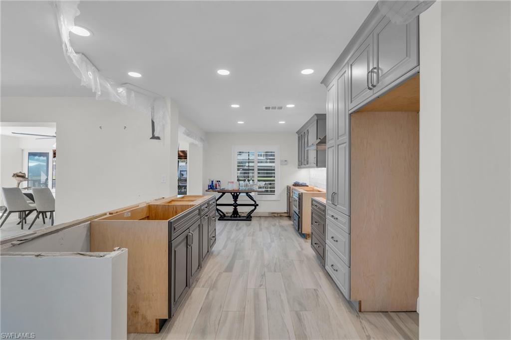 6 Sunview BLVD