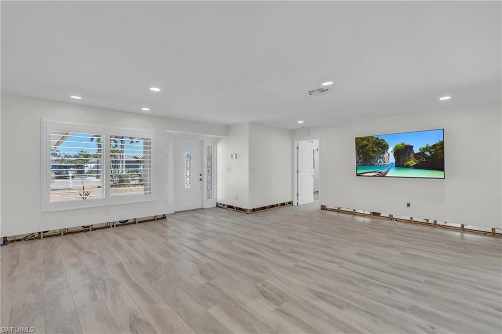 6 Sunview BLVD