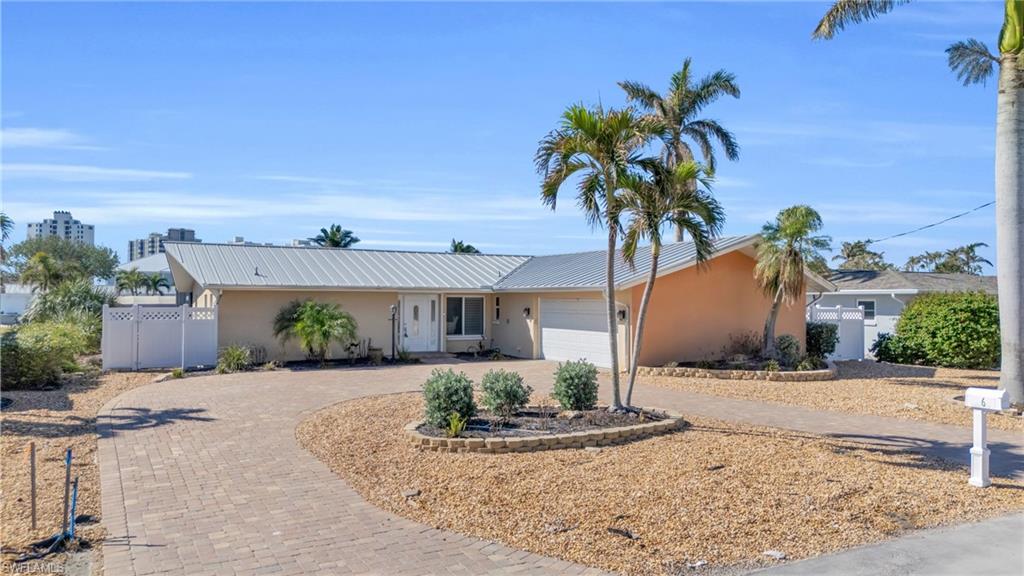6 Sunview BLVD