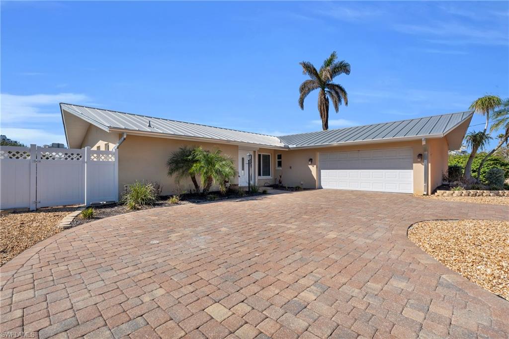 6 Sunview BLVD