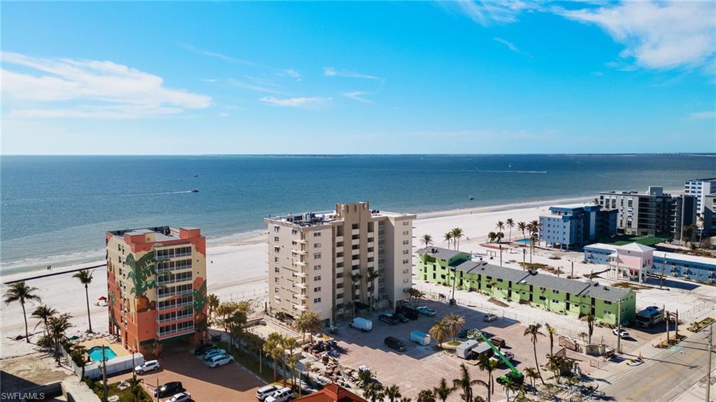 510 Estero BLVD # 303
