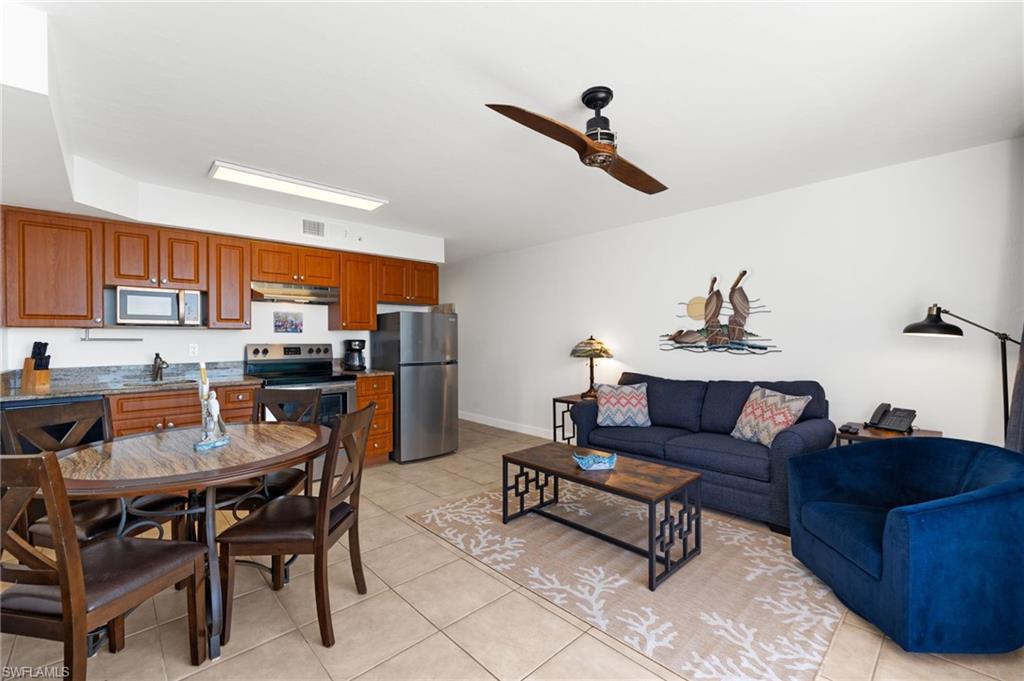 510 Estero BLVD # 303