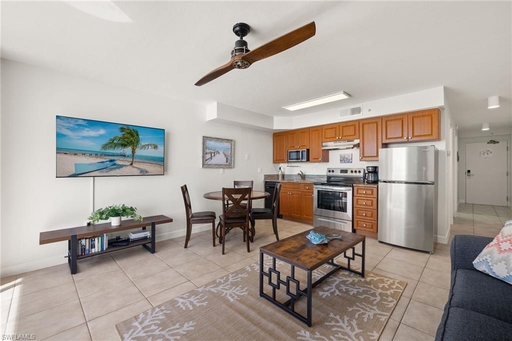 510 Estero BLVD # 303