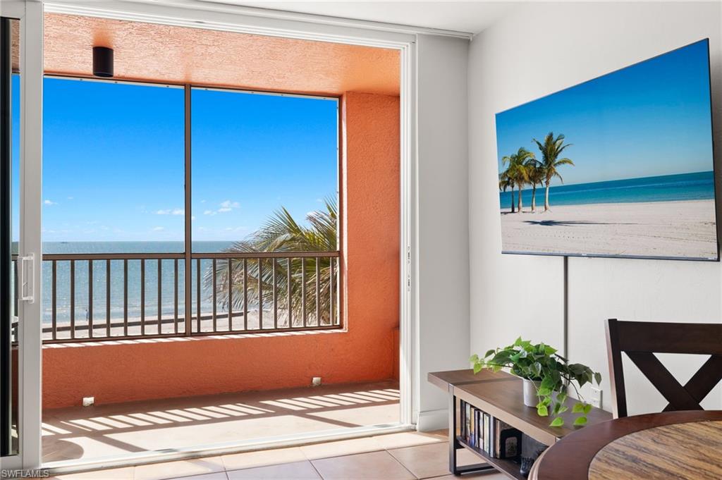 510 Estero BLVD # 303