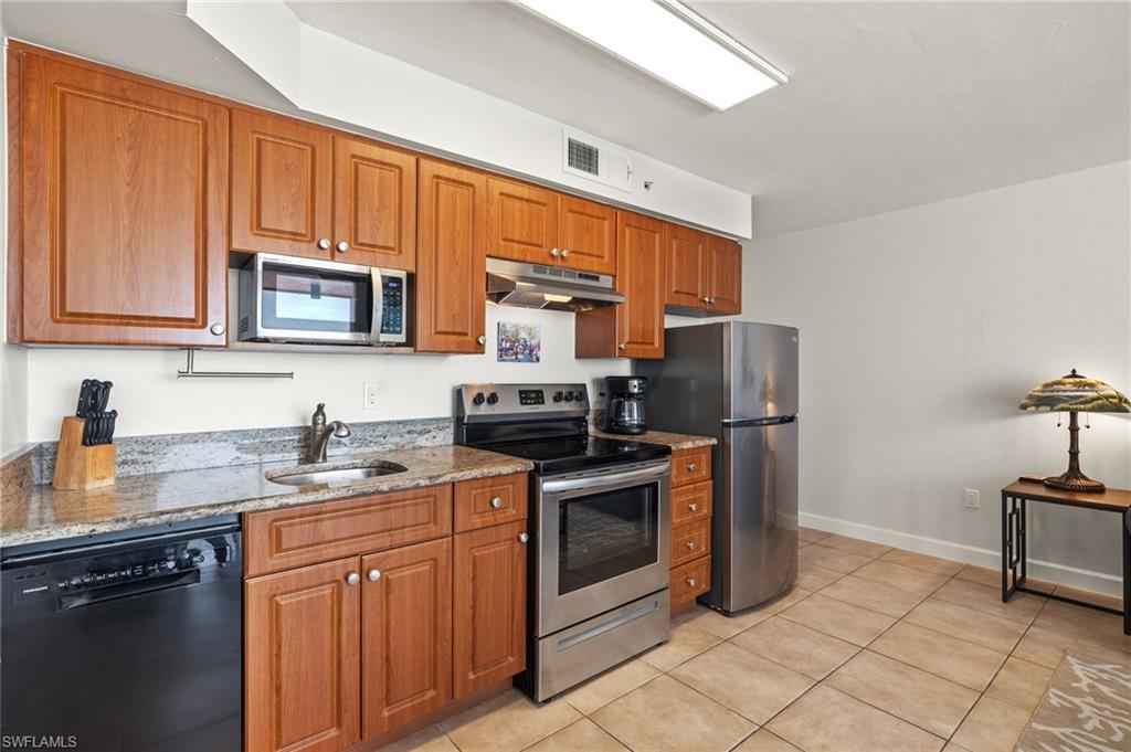 510 Estero BLVD # 303