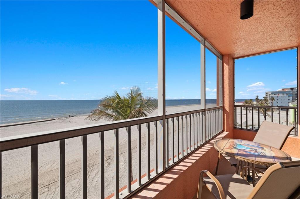 510 Estero BLVD # 303