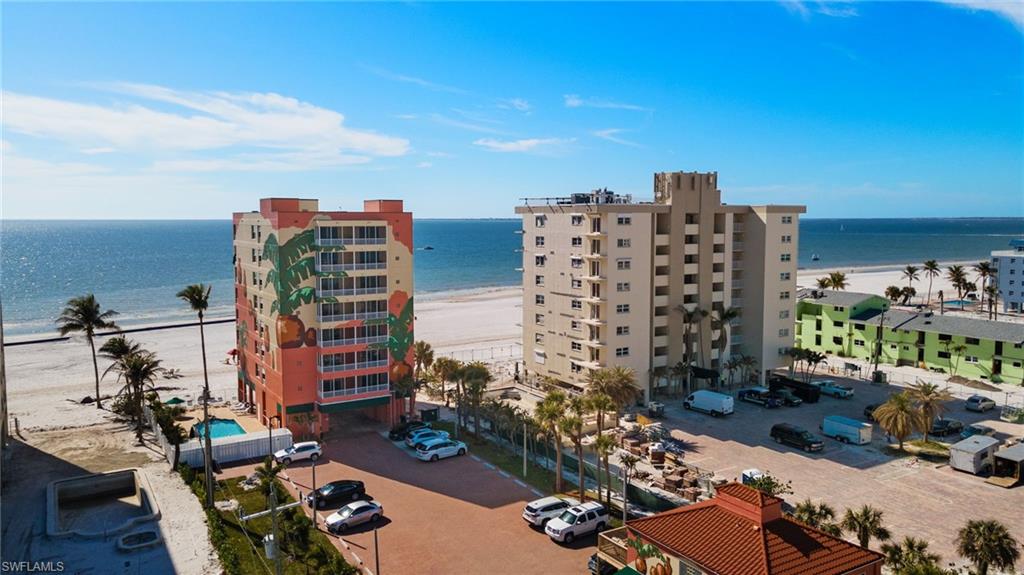 510 Estero BLVD # 303