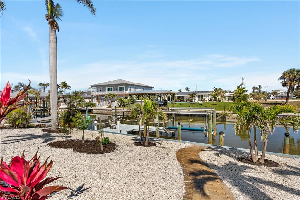 5229 Avenida Pescadora