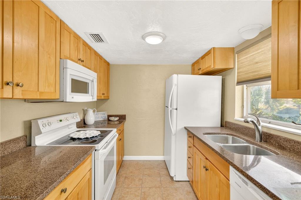 6500 Estero BLVD G204