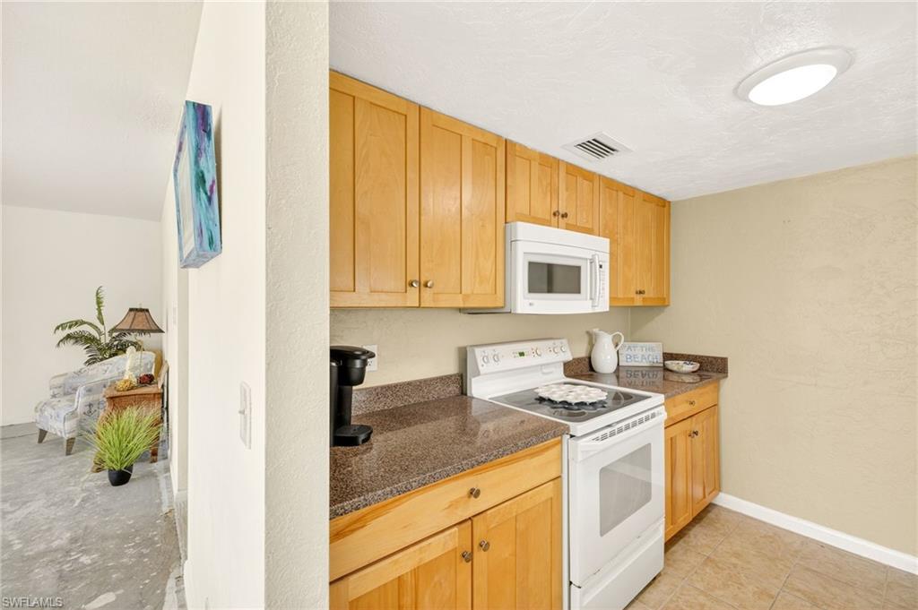 6500 Estero BLVD G204