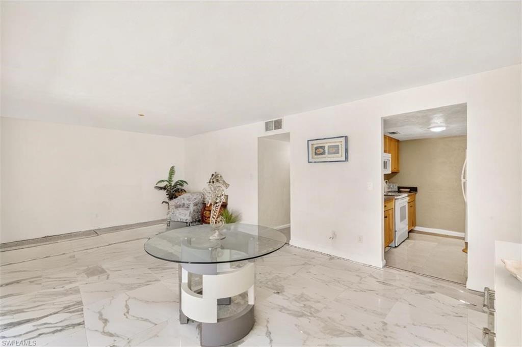 6500 Estero BLVD G204