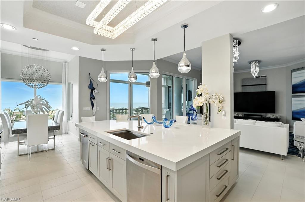 4192 Bay Beach LN PH3