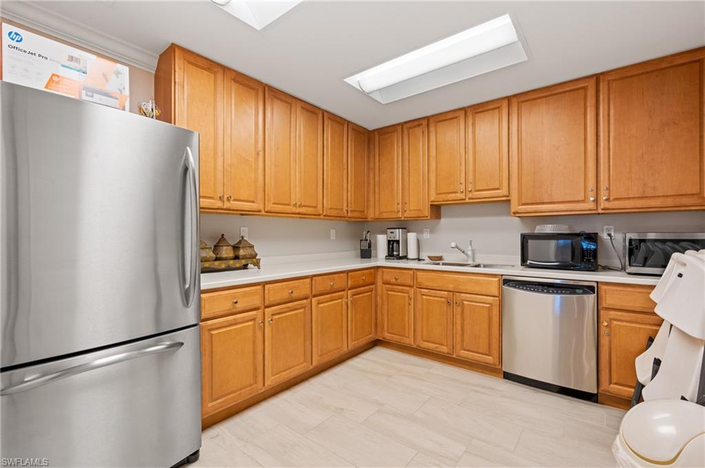 4192 Bay Beach LN # 836