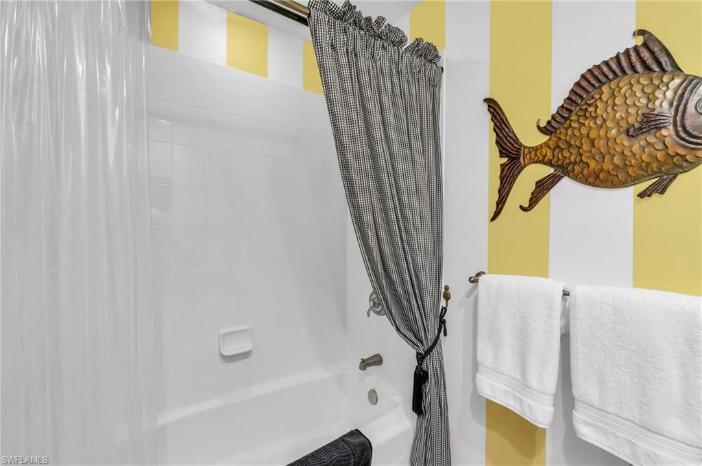 4137 Bay Beach LN 585