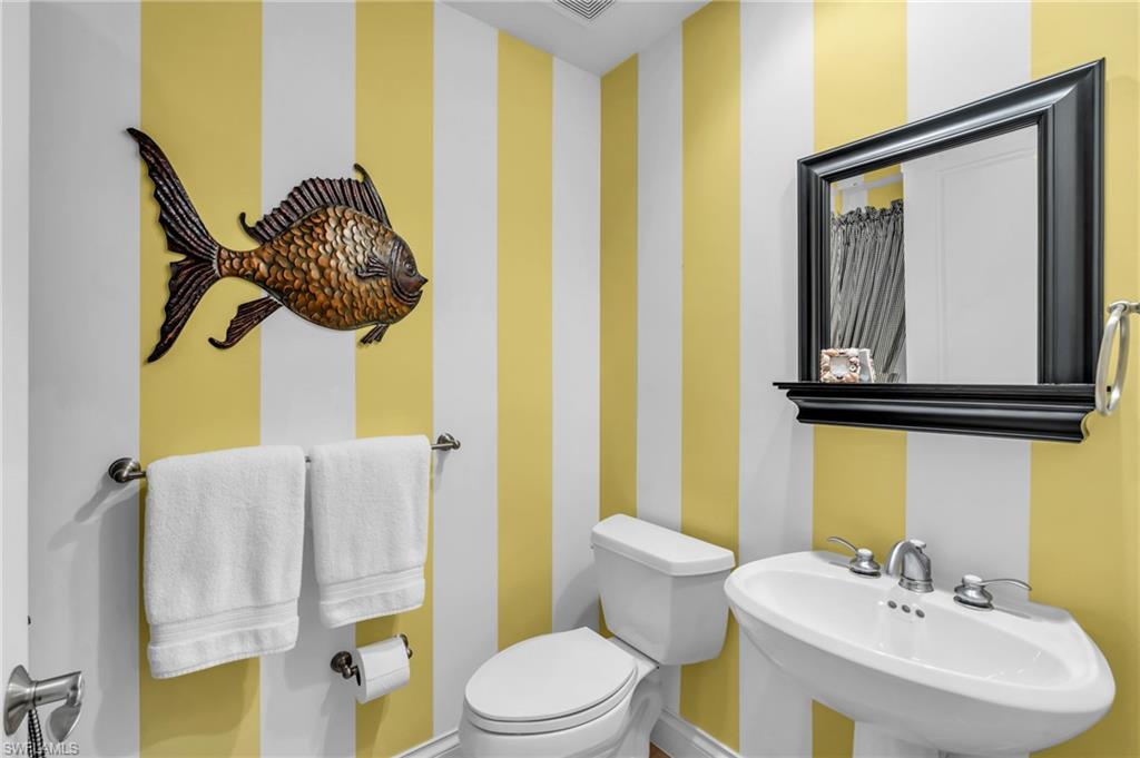 4137 Bay Beach LN 585