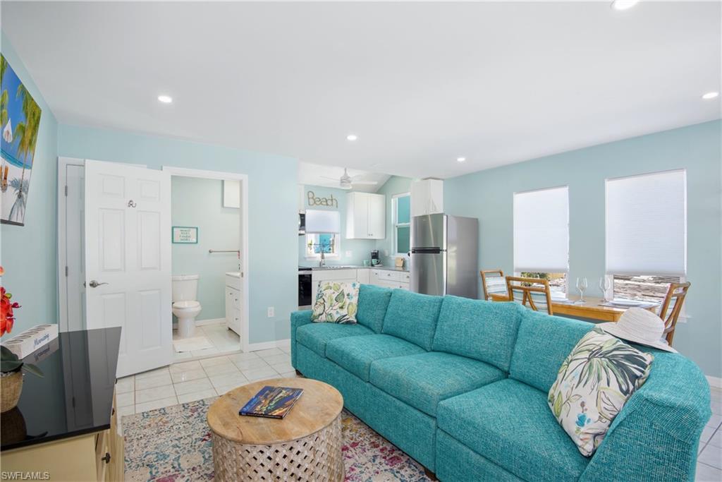161 / 163 Mango ST
