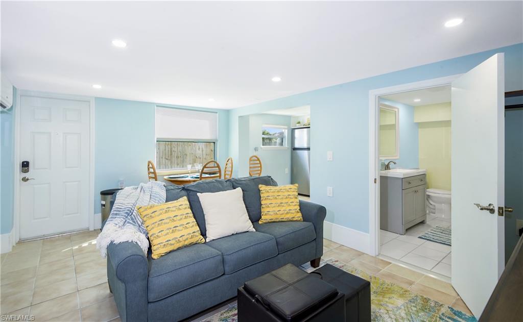 161 / 163 Mango ST