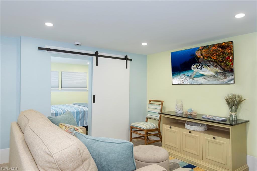 161 / 163 Mango ST