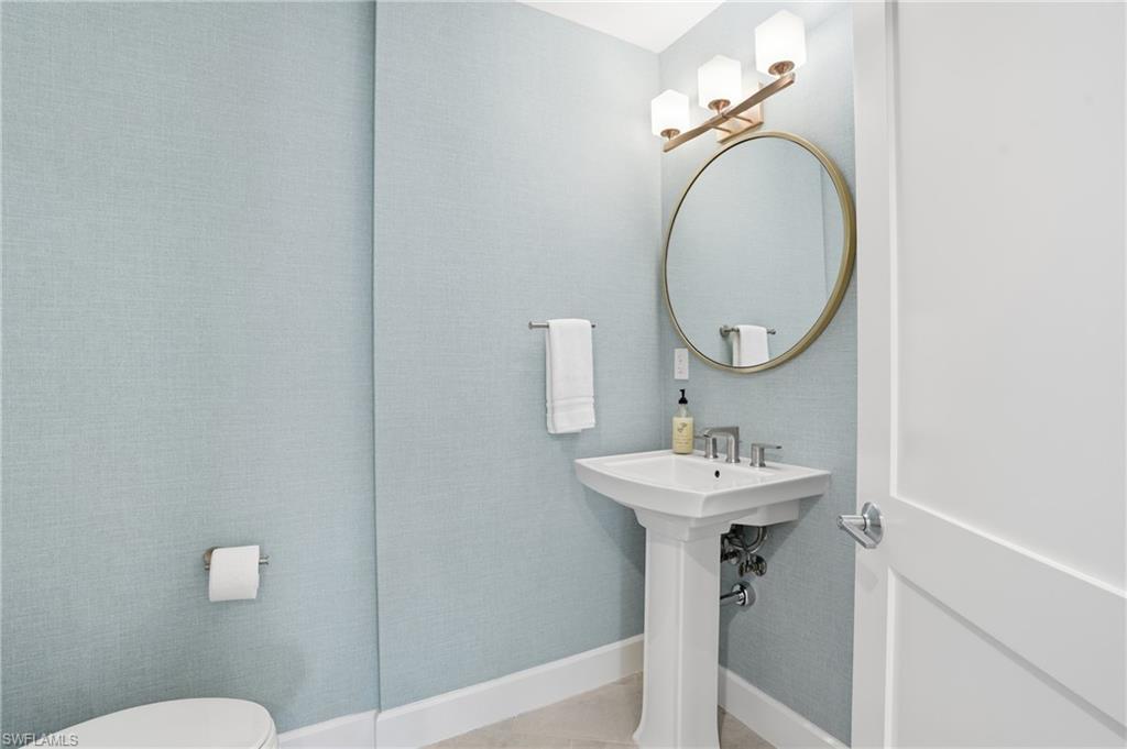 4142 Bay Beach LN 904