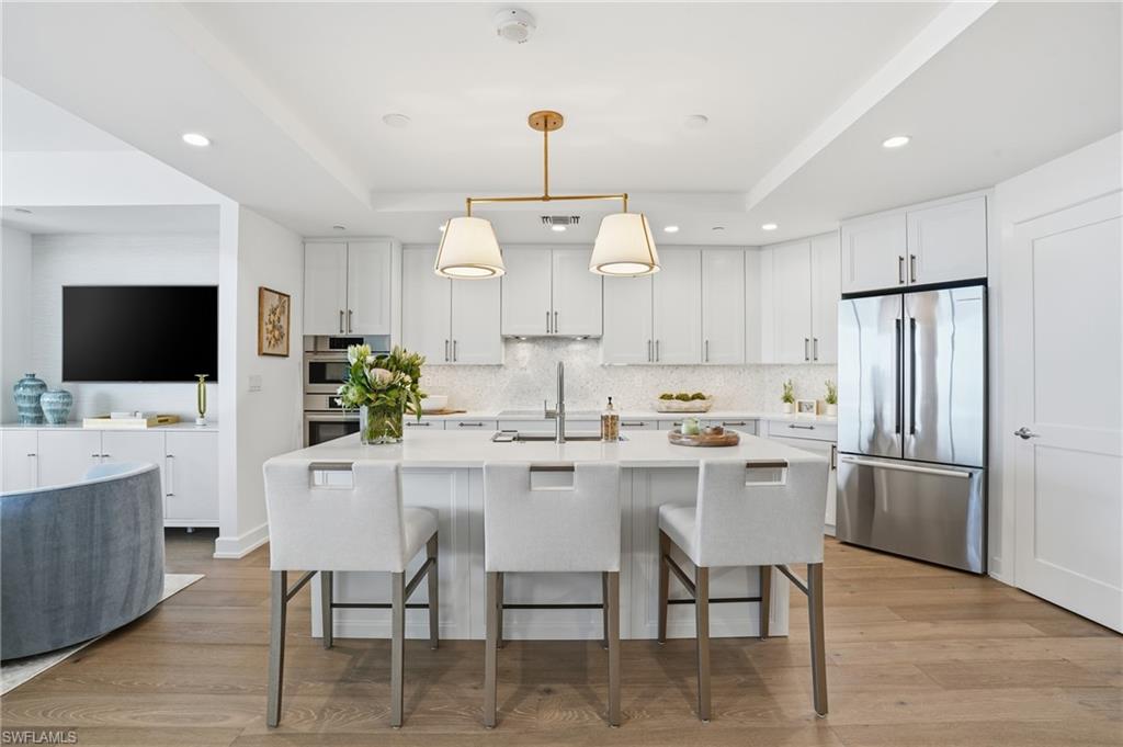 4142 Bay Beach LN 904