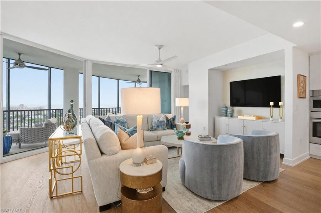 4142 Bay Beach LN 904