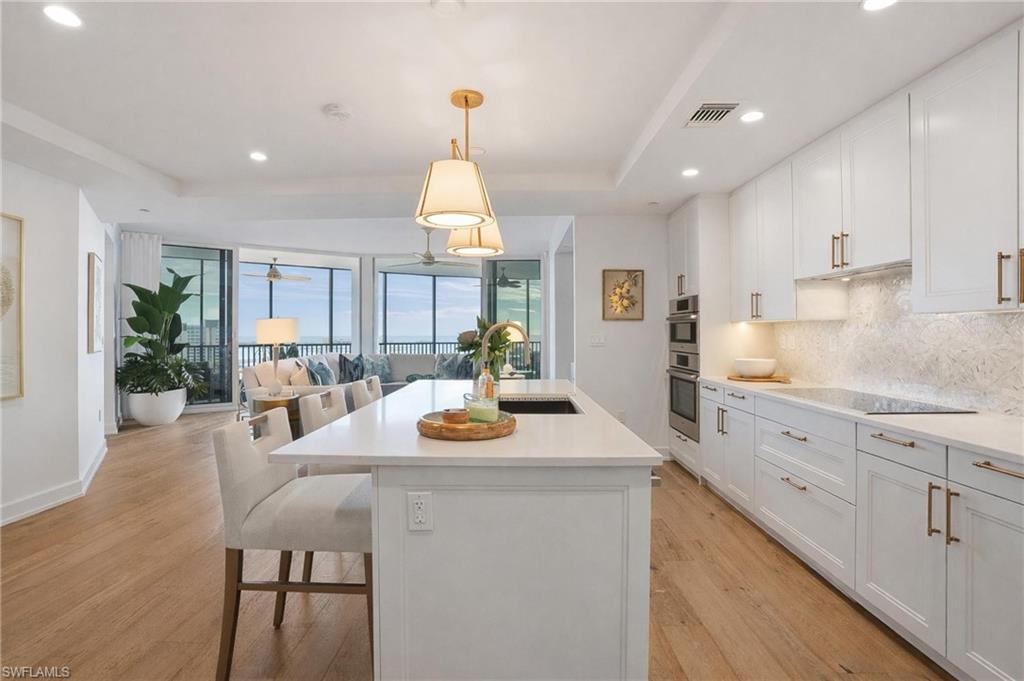 4142 Bay Beach LN 904