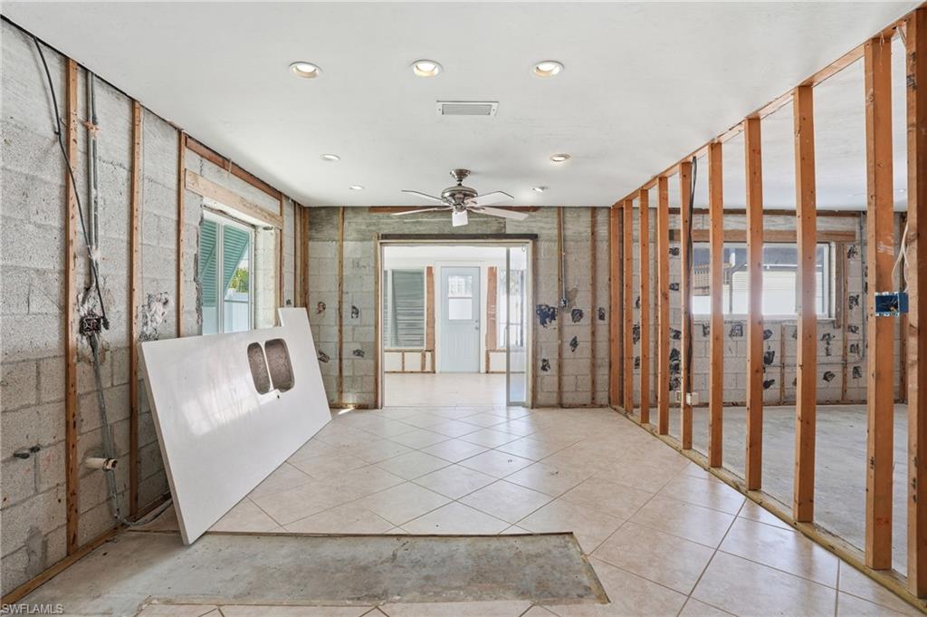193 Hibiscus DR