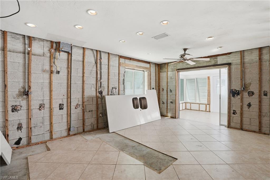 193 Hibiscus DR