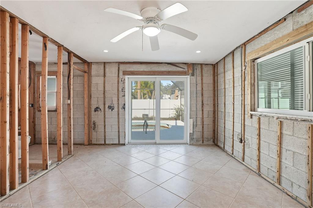 193 Hibiscus DR