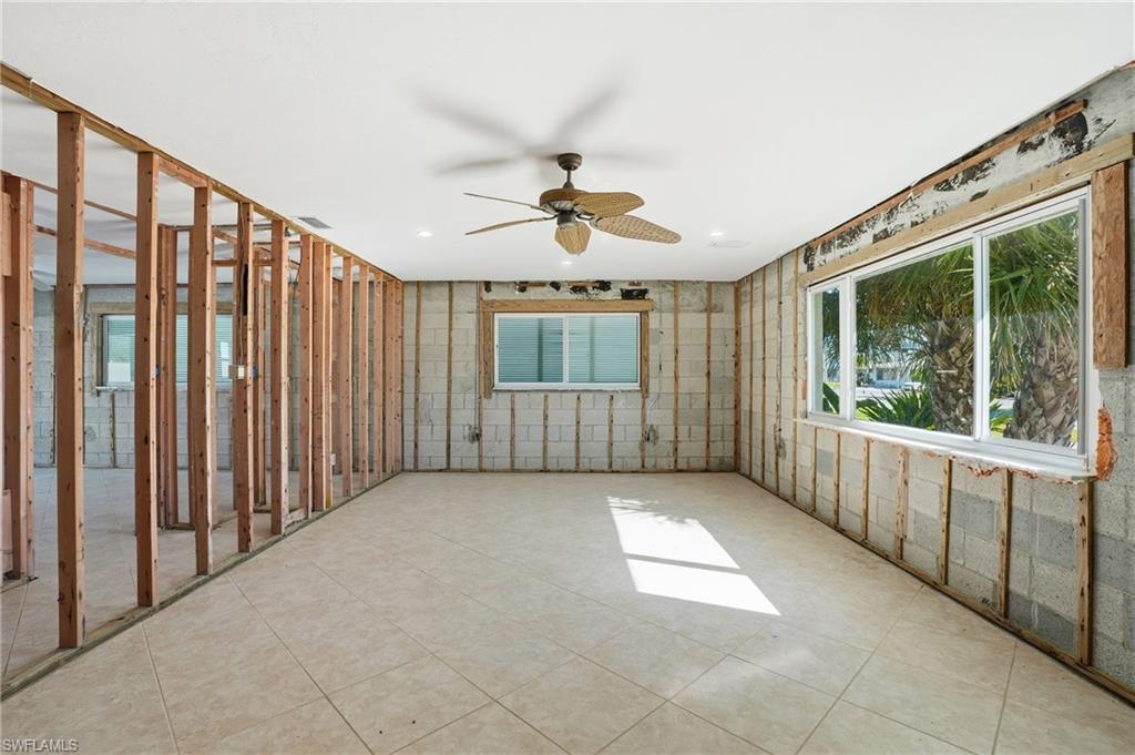 193 Hibiscus DR