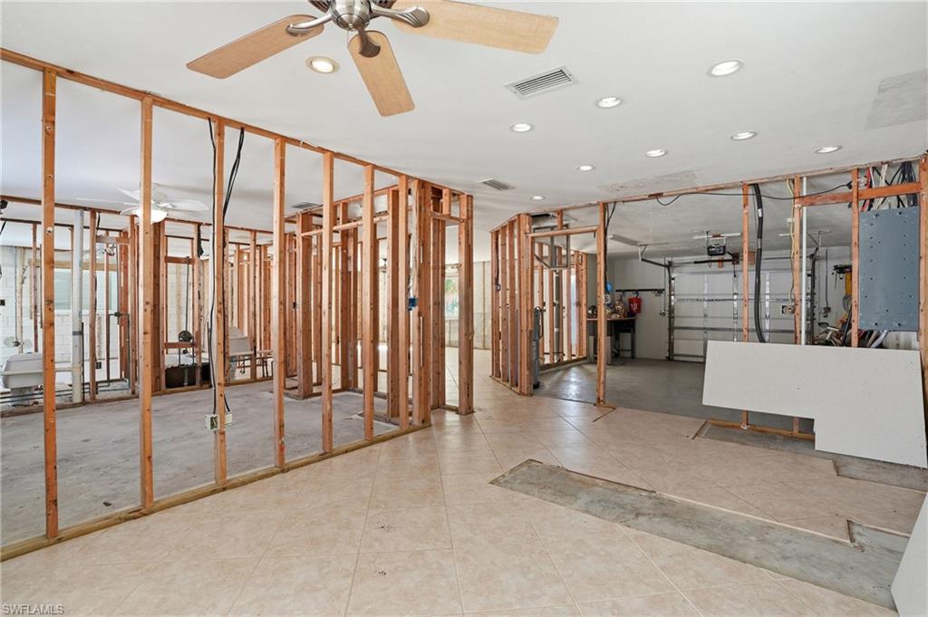 193 Hibiscus DR