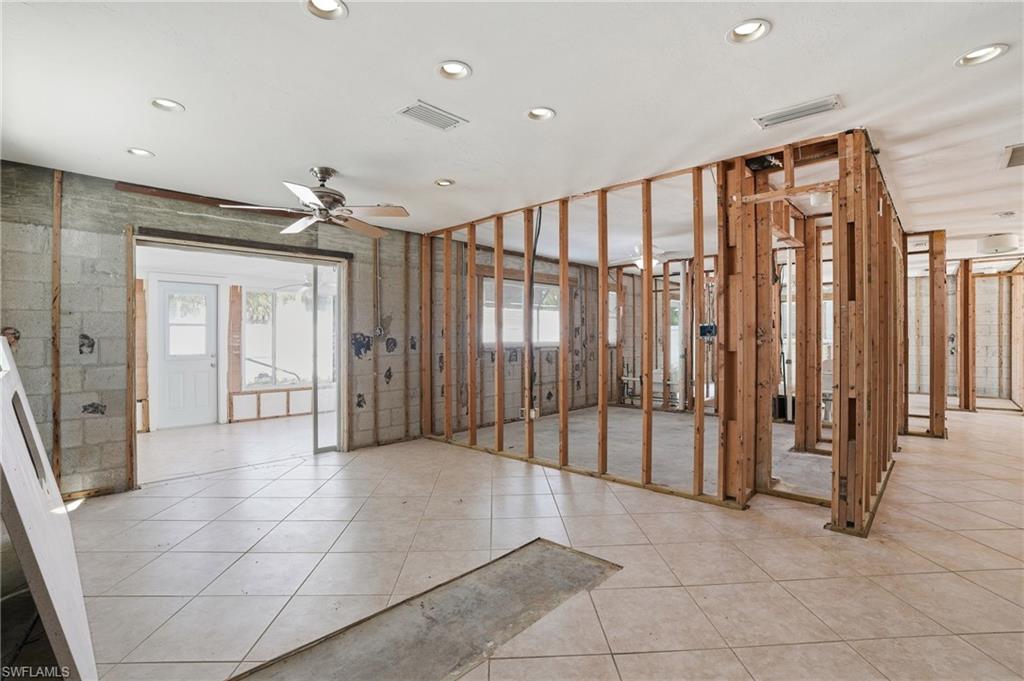 193 Hibiscus DR
