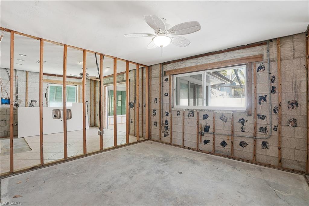 193 Hibiscus DR