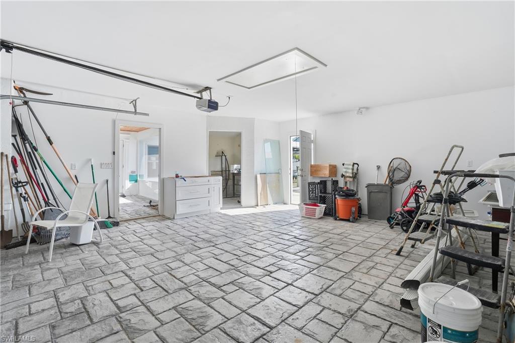 266 Curlew ST